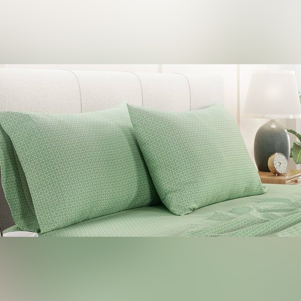 💚 New Izod 💯 % COTTON SATEEN Green Mosaic  Pillowcase Set